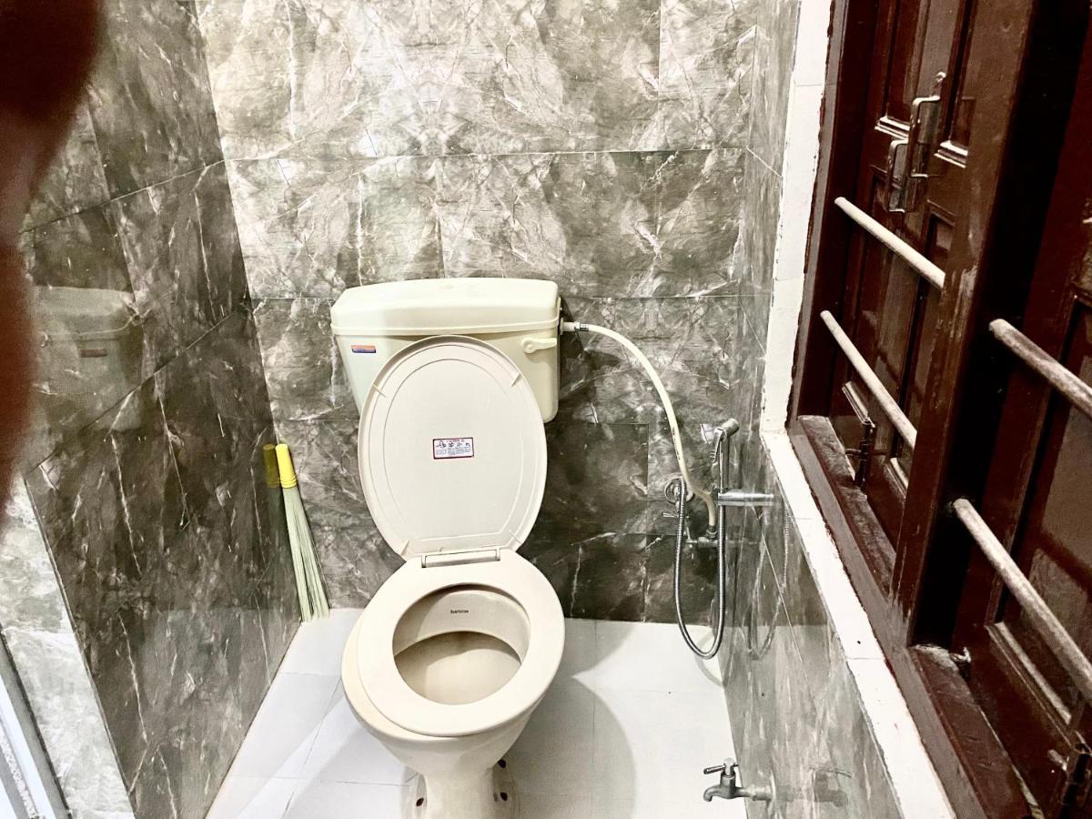 ウダイプル The New Lake Front Bed & Breakfast エクステリア 写真
